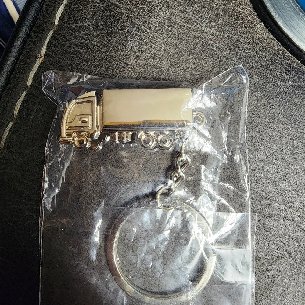 Key chain - Picture 1 of 3